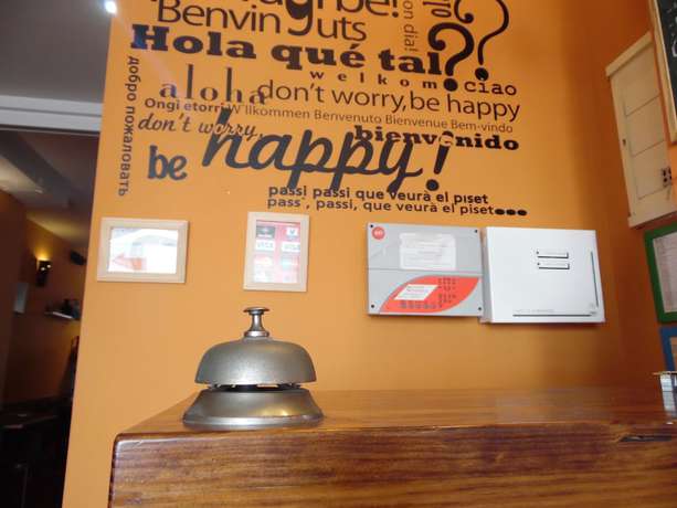 Imagen de los interiores del Hostal La Lluna. Foto 15