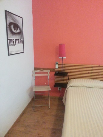 Imagen de la habitación del Hostal La Lluna. Foto 9
