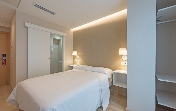 Imagen de la habitación del Hostal La Lonja. Foto 2