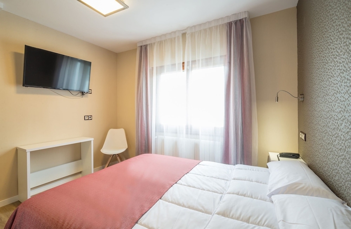 Imagen de la habitación del Hostal La Lonja. Foto 7