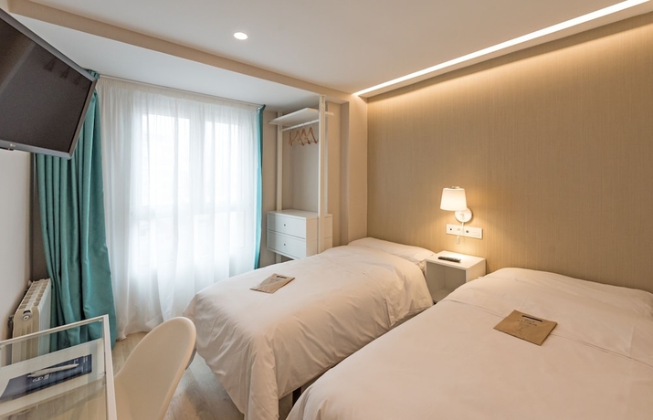 Imagen de la habitación del Hostal La Lonja. Foto 10