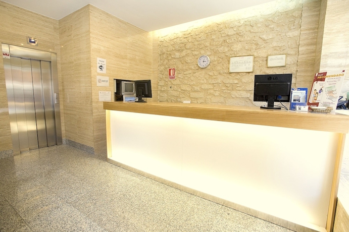 Imagen de los interiores del Hostal La Lonja. Foto 17