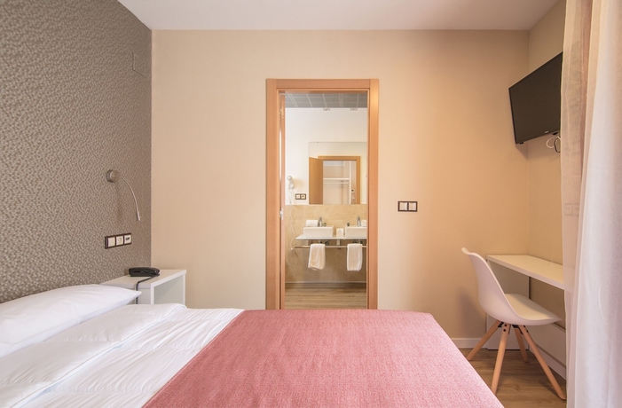 Imagen de la habitación del Hostal La Lonja. Foto 13