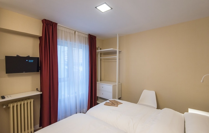 Imagen de la habitación del Hostal La Lonja. Foto 15