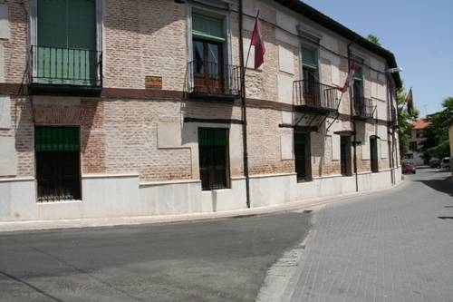 Imagen de los exteriores del Hostal La Mesnadita. Foto 8