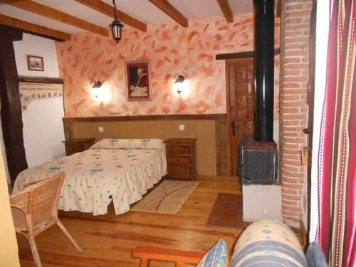 Imagen de la habitación del Hostal La Mesnadita. Foto 3