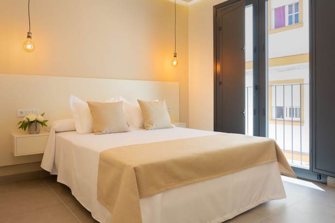 Imagen de la habitación del Hostal La Mina, Conil de la Frontera. Foto 5