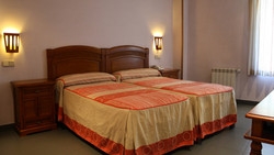 Imagen de la habitación del Hostal La Nava, Barrio de Salamanca. Foto 5