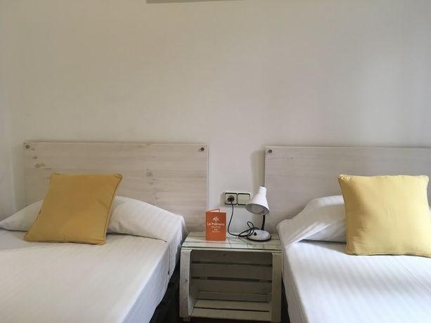 Imagen de la habitación del Hostal La Palmera, Las Ramblas. Foto 5