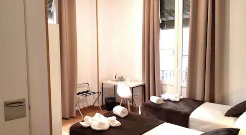 Imagen de la habitación del Hostal La Palmera, Las Ramblas. Foto 7