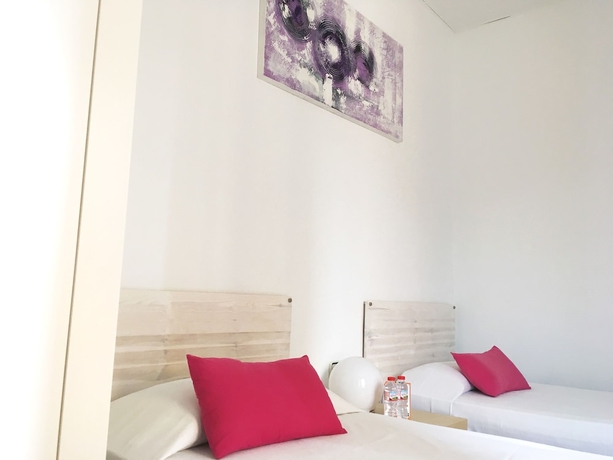 Imagen de la habitación del Hostal La Palmera, Las Ramblas. Foto 8