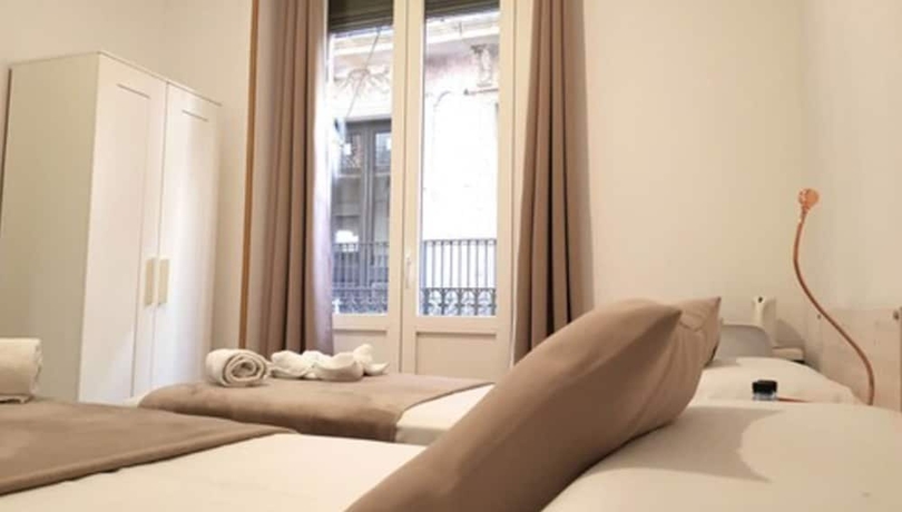 Imagen de la habitación del Hostal La Palmera, Las Ramblas. Foto 14