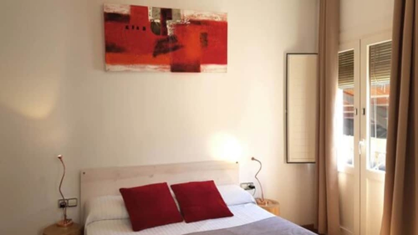 Imagen de la habitación del Hostal La Palmera, Las Ramblas. Foto 16