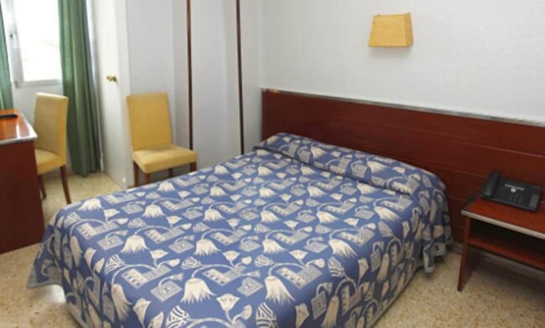 Imagen de la habitación del Hostal La Parrilla, Tudela. Foto 8