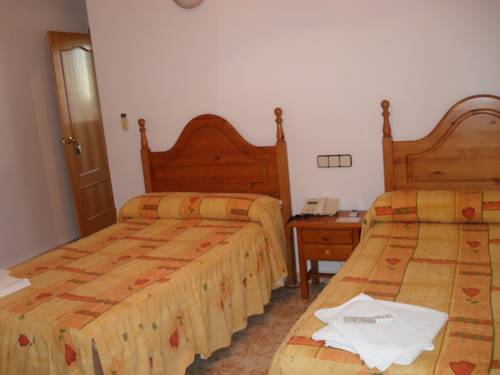 Imagen de la habitación del Hostal La Paz, Ossa de Montiel. Foto 3