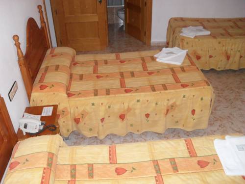 Imagen de la habitación del Hostal La Paz, Ossa de Montiel. Foto 9