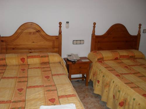 Imagen de la habitación del Hostal La Paz, Ossa de Montiel. Foto 10