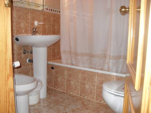 Imagen de la habitación del Hostal La Paz, Ossa de Montiel. Foto 14