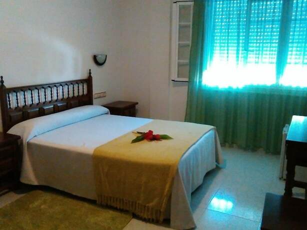 Imagen de la habitación del Hostal La Paz, Sanxenxo. Foto 16