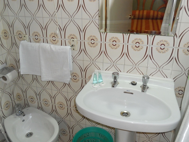 Imagen de la habitación del Hostal La Perla Asturiana. Foto 3