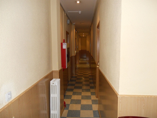 Imagen de los interiores del Hostal La Perla Asturiana. Foto 12
