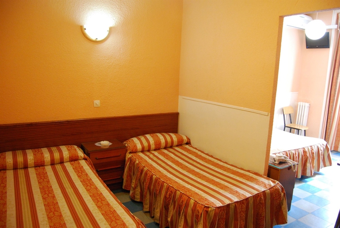 Imagen de la habitación del Hostal La Perla Asturiana. Foto 4