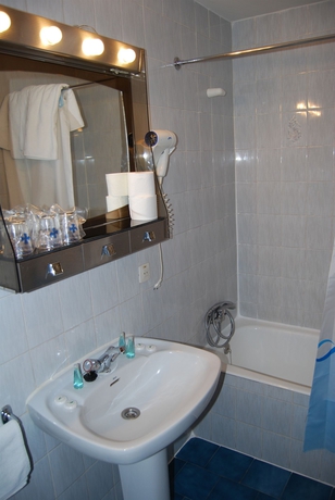 Imagen de la habitación del Hostal La Perla Asturiana. Foto 5