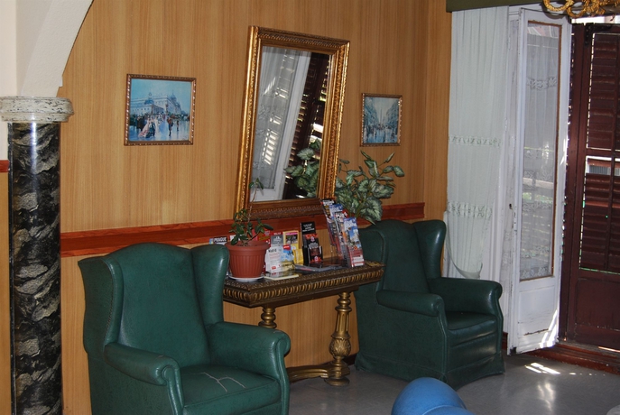Imagen de los interiores del Hostal La Perla Asturiana. Foto 13