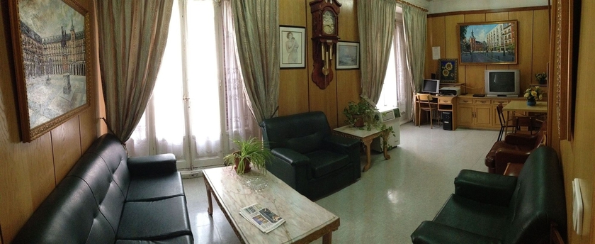 Imagen de los interiores del Hostal La Perla Asturiana. Foto 14