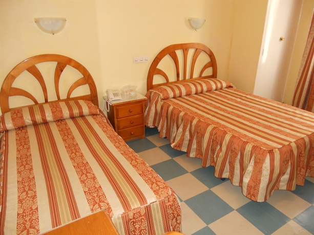 Imagen de la habitación del Hostal La Perla Asturiana. Foto 8