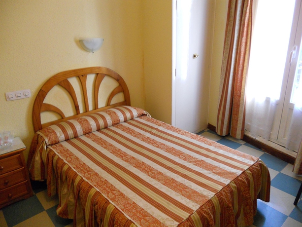 Imagen de la habitación del Hostal La Perla Asturiana. Foto 9