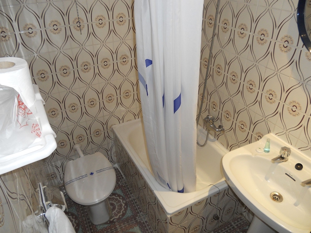 Imagen de la habitación del Hostal La Perla Asturiana. Foto 11