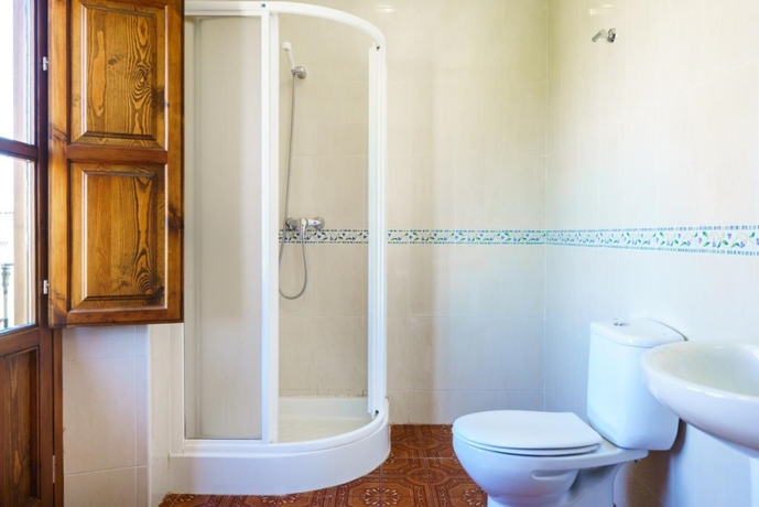 Imagen general del Hostal La Perla Granada Suites. Foto 7