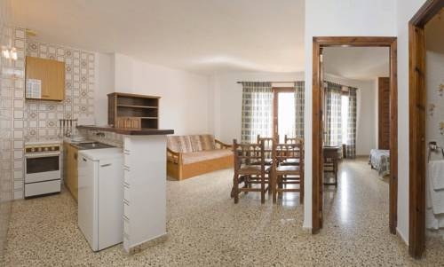 Imagen de la habitación del Hostal La Perla, Playa es Caná. Foto 16