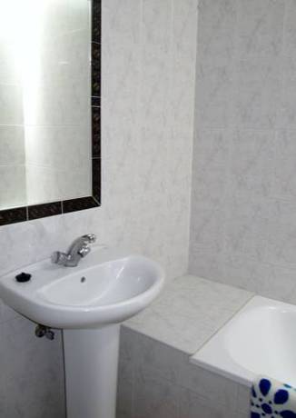 Imagen de la habitación del Hostal La Pilarica, Marbella. Foto 4