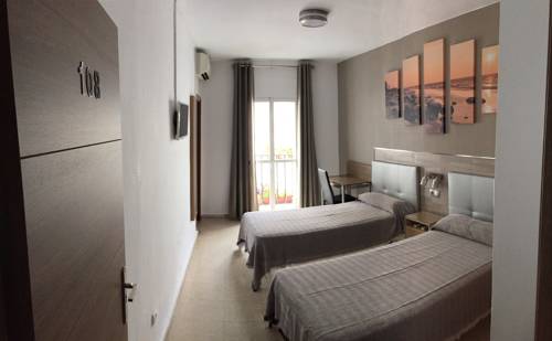 Imagen de la habitación del Hostal La Pilarica, Marbella. Foto 5