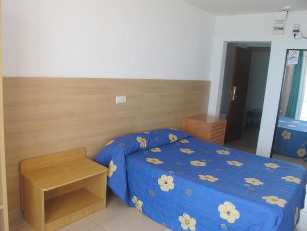 Imagen general del Hostal La Playa, Lloret de Mar. Foto 2