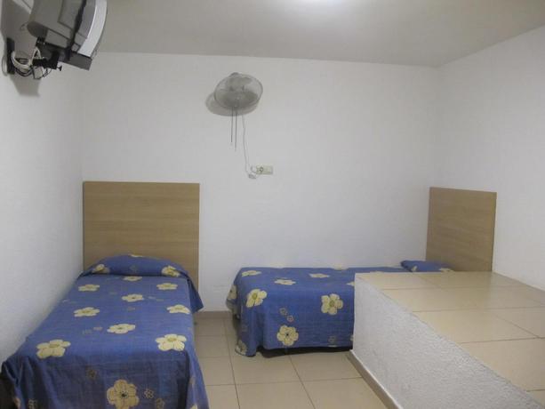 Imagen general del Hostal La Playa, Lloret de Mar. Foto 3