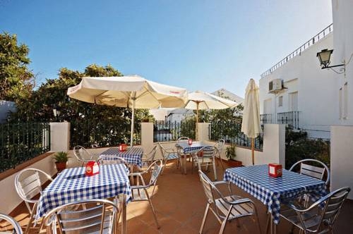 Imagen de los exteriores del Hostal La Posada De Conil. Foto 11