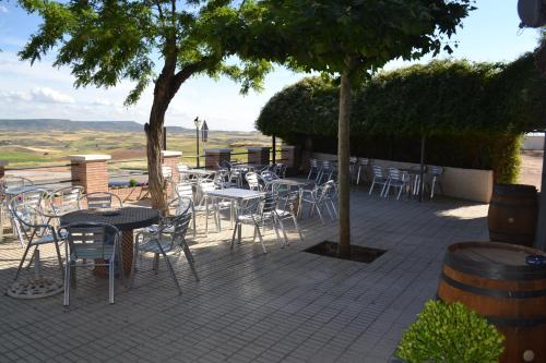 Imagen de los exteriores del Hostal La Posada de Rosa. Foto 7