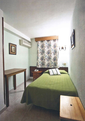 Imagen de la habitación del Hostal La Rosa, Cáceres. Foto 6