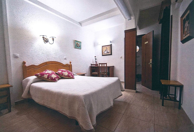 Imagen de la habitación del Hostal La Rosa. Foto 12