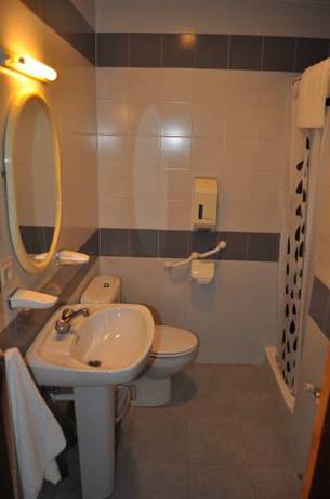 Imagen de la habitación del Hostal La Tablada. Foto 4