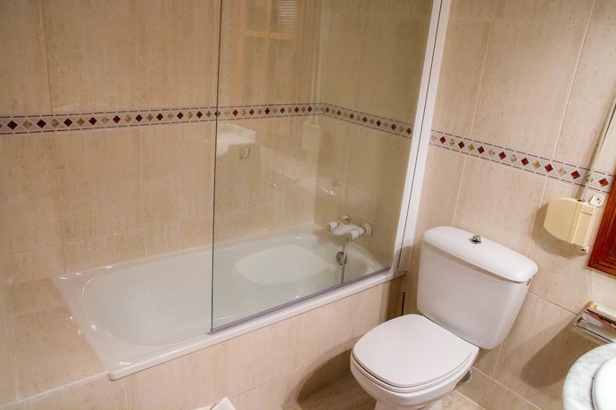 Imagen de la habitación del Hostal La Toba. Foto 6