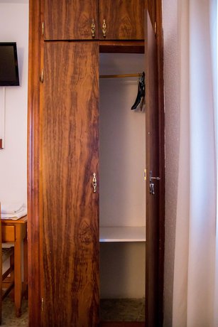 Imagen de la habitación del Hostal La Toba. Foto 14