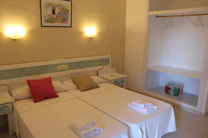 Imagen de la habitación del Hostal La Torre, Almu&ntilde;&eacute;car. Foto 7