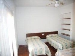 Imagen de la habitación del Hostal La Torre, Benicasim. Foto 2