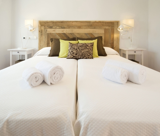 Imagen de la habitación del Hostal La Torre, Cala Gracio. Foto 2