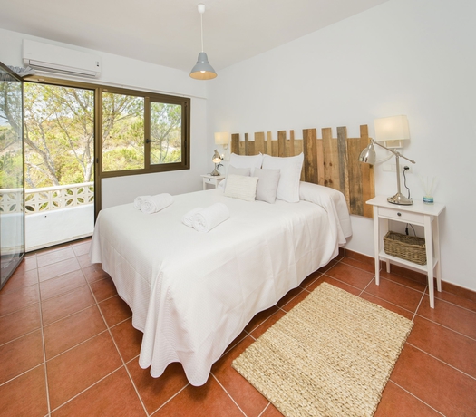 Imagen de la habitación del Hostal La Torre, Cala Gracio. Foto 5