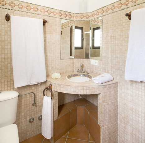 Imagen de la habitación del Hostal La Torre, Cala Gracio. Foto 8